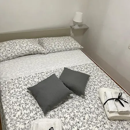 V.l Gradoni. Appartement Napels