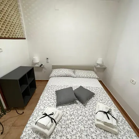 Appartement V.l Gradoni. Napels